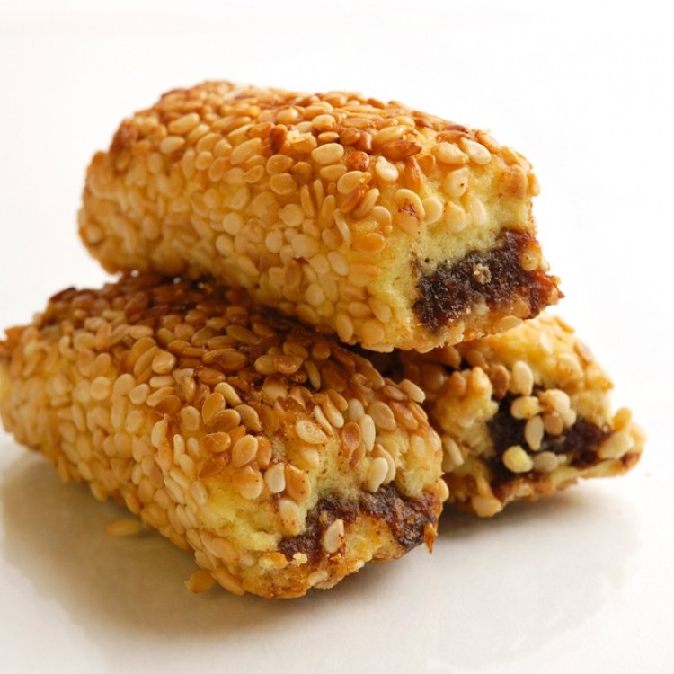 كعك السمسم بالتمر ( طبق )